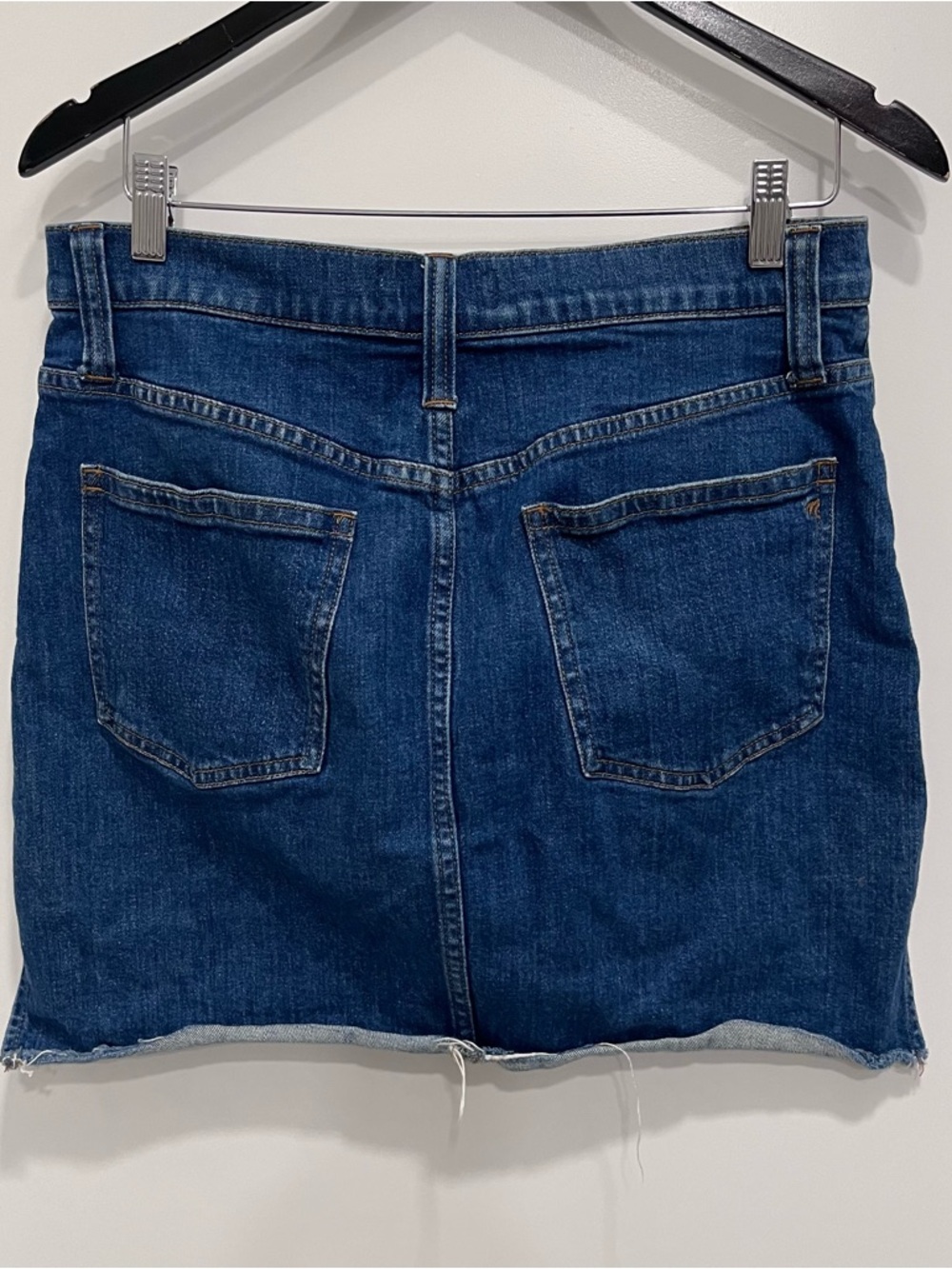 Madewell Stretch Denim
Mini Skirt Raw Hem Size 29 Classic Dark Blue Jean - Picture 7 of 7